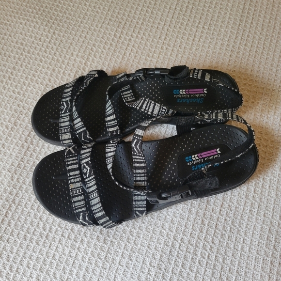 Skechers Black and White Sandals - Picture 2 of 8